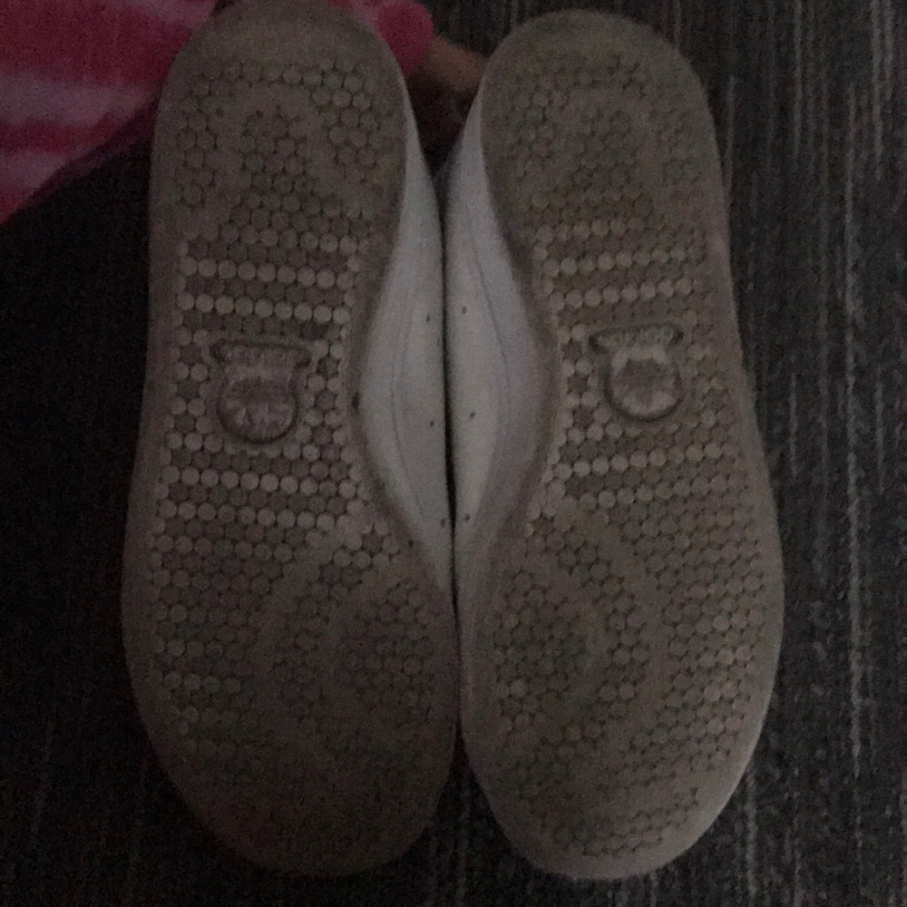 Sneaker - Picture 3 of 4